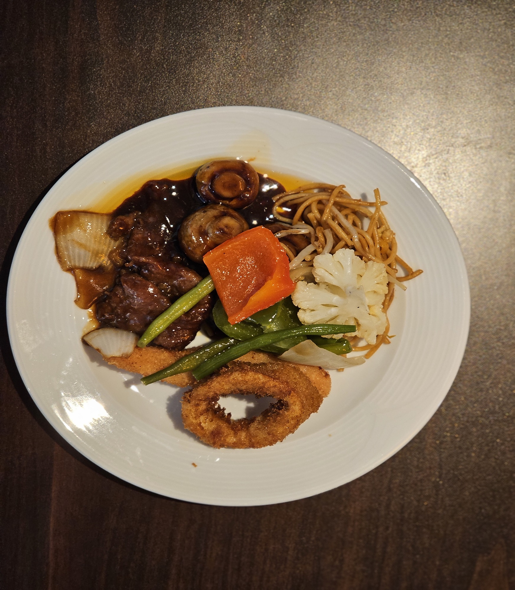 Asia-World-Restaurant-Chinesisch-Japanisch-Mongolisch-Schortens-mittags-buffet-02 Asia-World-Restaurant-Chinesisch-Japanisch-Mongolisch-Schortens-mittags-buffet-01